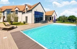 Maisons de vacances Stunning Home In Pierre-leve With Outdoor Swimming Pool, Heated Swimming Pool And 5 Bedrooms : photos des chambres