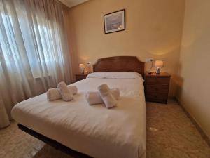 626A Tres dormitorios con garaje by R2R Consulting