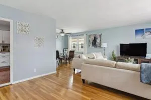 Rockaway 3 bedroom suite by the Sea. - فار روكواي