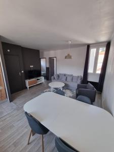 Appartements Le Grand Cosy - Lourdes - Proche Sanctuaire : photos des chambres