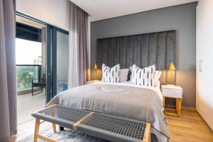 Gorgeous One Bedroom Oceans