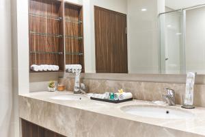 Le Premier Hotel Deltamas