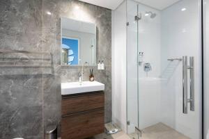 Lux Oceans 2 Bedroom Apartment in Umhlanga