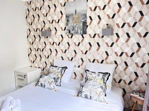 2 bedroom luxury flat with Balcony Cannes Center