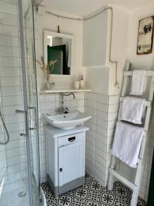 Robinson house Leticia