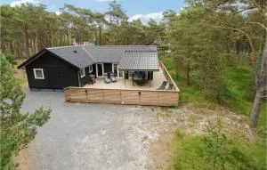 4 Bedroom Nice Home In Nexø - Åkirkeby