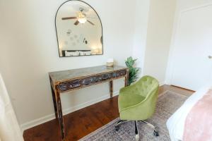 Centrally Located 2BR Overton Square Unit 1 Fast WiFi Free Parking Yes Pets