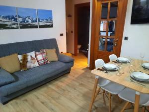 mcastet, casita aranesa en el valle de aran