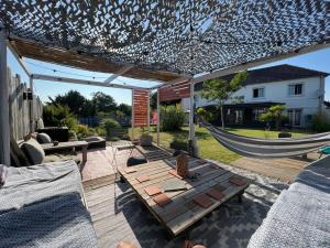 Maisons d'hotes Chambres dans villa avec piscine : photos des chambres