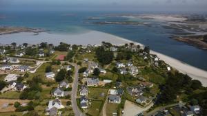 Maisons de vacances TY KREIZH - Maison neuve avec piscine proche mer : photos des chambres