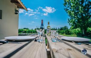 Maisons de vacances Mazet au calme -Piscine privee-Grand jardin arbore : photos des chambres