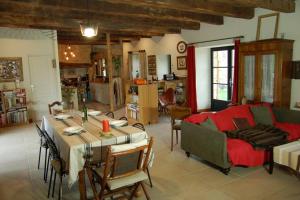 Maisons de vacances Sublime Maison avec Piscine en Dordogne : photos des chambres