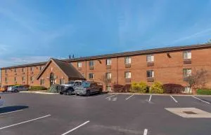 美国长期入住酒店-辛辛那提蓝灰里根高速公路 - 沙伦维尔