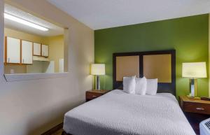 Deluxe Studio with 1 Queen Bed - Non-Smoking room in Extended Stay America Suites - El Paso - West