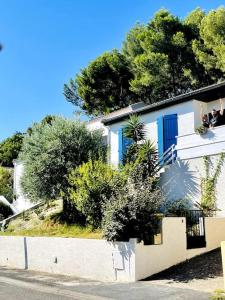 Maisons de vacances Maison au calme avec piscine. Pezenas. : photos des chambres