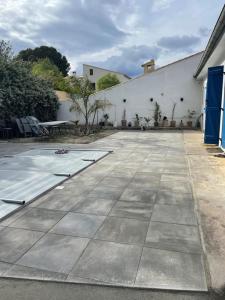 Maisons de vacances Maison au calme avec piscine. Pezenas. : photos des chambres