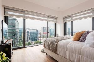Luxury High-Rise Panoramic Apartment, Polanco 3BD