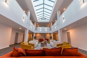 Hotel Aluxor SFO, Shuttle Service