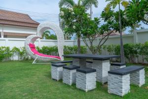 so happy pool villa hua hin