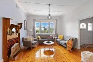 Mid Century 1930 Beautifully renovated Californian Bunglow - Doroq