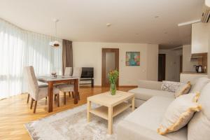 See Segrate Elija apartment