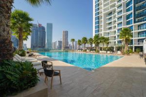 ALiving Stylish Studio with Partial Burj & Canal Views- Prive , Business bay 713