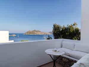  Superior Suite Sea View room in Petra Hotel & Suites