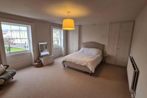 Cheltenham Townhouse - 34 bed