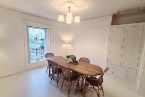 Cheltenham Townhouse - 34 bed