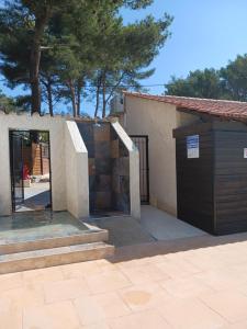 Chalets Chalet de charme avec piscine : photos des chambres