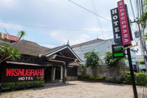 Urbanview Hotel Syariah Wisnugraha by RedDoorz