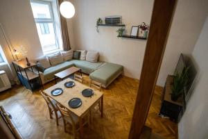 Apartment with FREE Parking