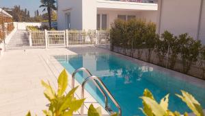 APP4RENT GROUND FLOOR - 2 family apartments