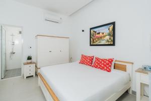 Le Rivage Villa Hoi An (Beach Front)