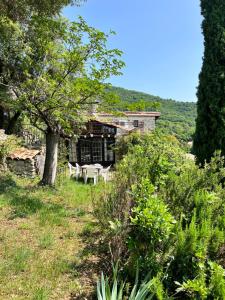 Maisons de vacances LES GITES D'ARDAILLERS : photos des chambres