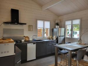 La Cabane de lEstran au bord de mer