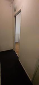 CHARLOTTE, not for parties, not a hotel, room with shared bathroom, no kitchen