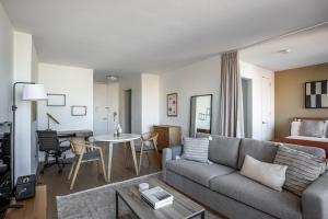 Mod Tribeca Studio w Indoor pool Gym NYC-75
