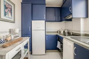 2 bedroom apt close to the sea