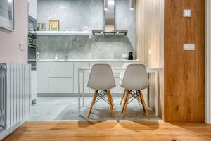 Always Easy I Bellas Artes