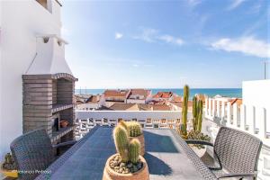 Nesha Ericeira Flats