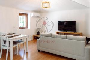 Cancela Velha Guest•House