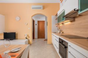 Rona Apartment JM 38