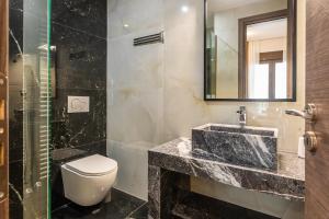 Nicholas Point Apartments and Rooms