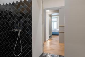 Luxury Old Town Apt, parking