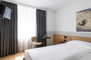 Single Room Plus room in Walhalla Hotel