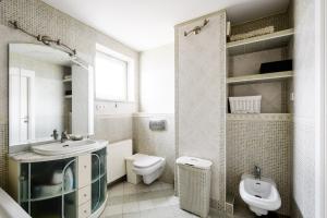 Apartament 100m2 - 2 sypialnie, 2 łazienki, salon, kuchnia, taras, WiFi, rowery