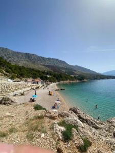 Apartment in Lokva Rogoznica with sea view, terrace, air conditioning WiFi 5118-1