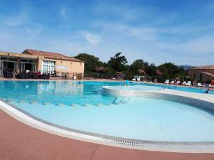 Maisons de vacances Maison de 2 chambres avec piscine partagee terrasse amenagee et wifi a Aubignan : photos des chambres