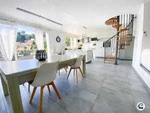 MAGNIFIQUE VILLA PISCINE PROCHE NICE - Drap